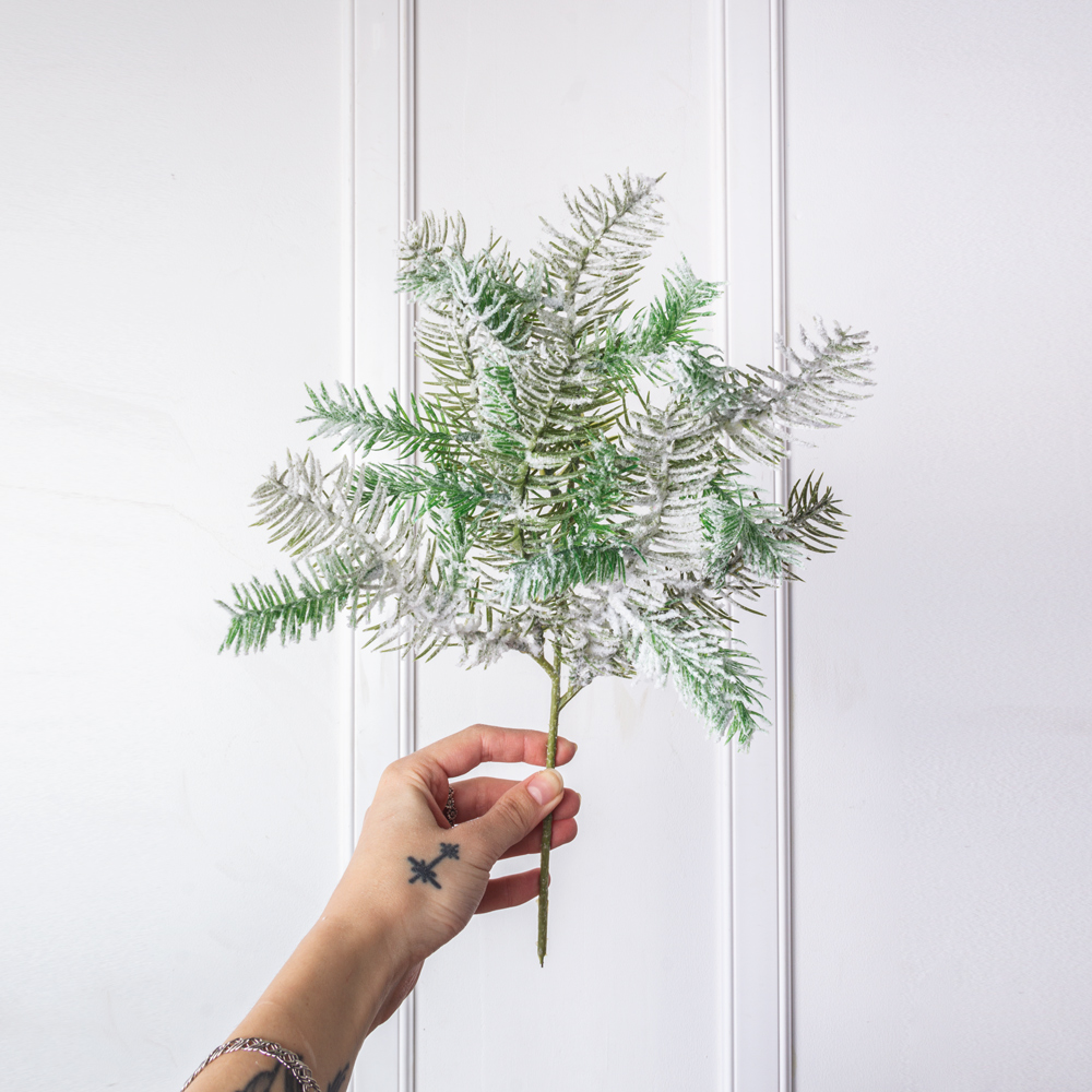 736/9271-01Р Ветка НГ заснеженная сосна+ель, h38см (ширина 24-26см)_2