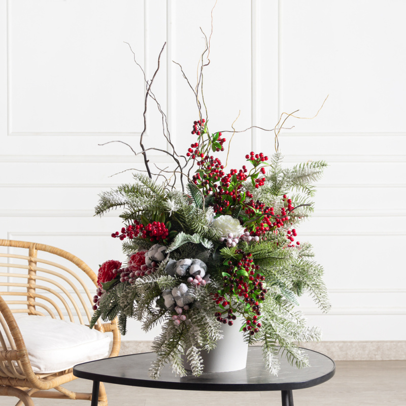 КНг64(F) Композиция искусственная НГ хвойная с ягодами в кашпо