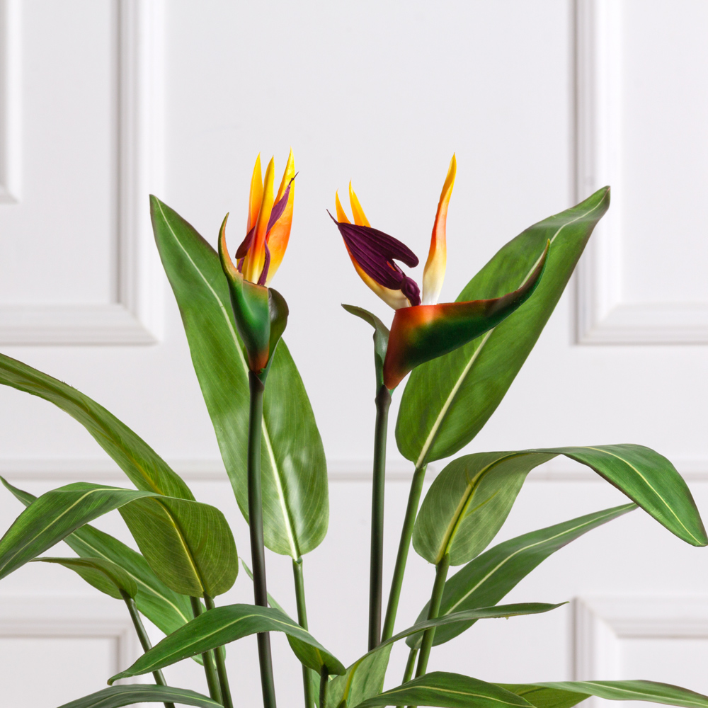 К060*3-1(F) Стрелиция искусственная куст малый с цветами h60см (силикон/латекс) в кашпо_2