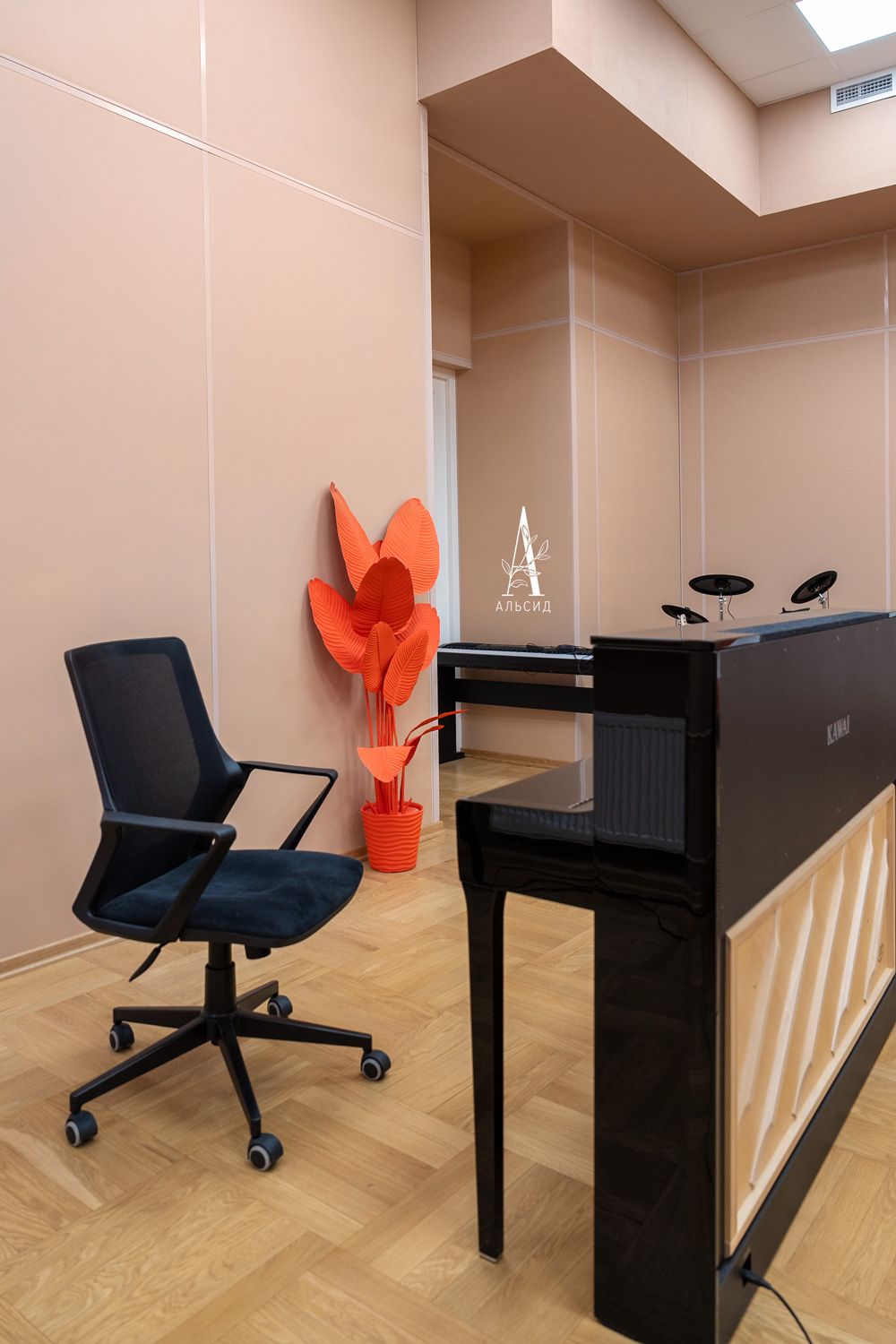 ПЦ150/К/360-1(з) Банановая пальма  h150см в интерьерном кашпо, оранжевая_10