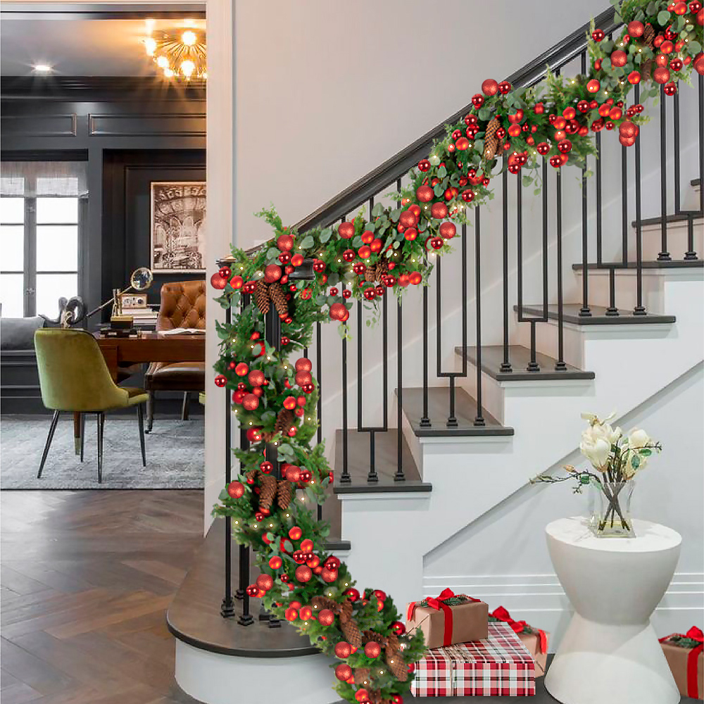 Л91 Гирлянда НГ искусственная на перила из туи с шарами L100см