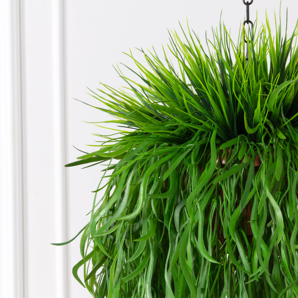 КЗ/19 Композиция искусственная Трава ампельная в подвесном кашпо d26см _1