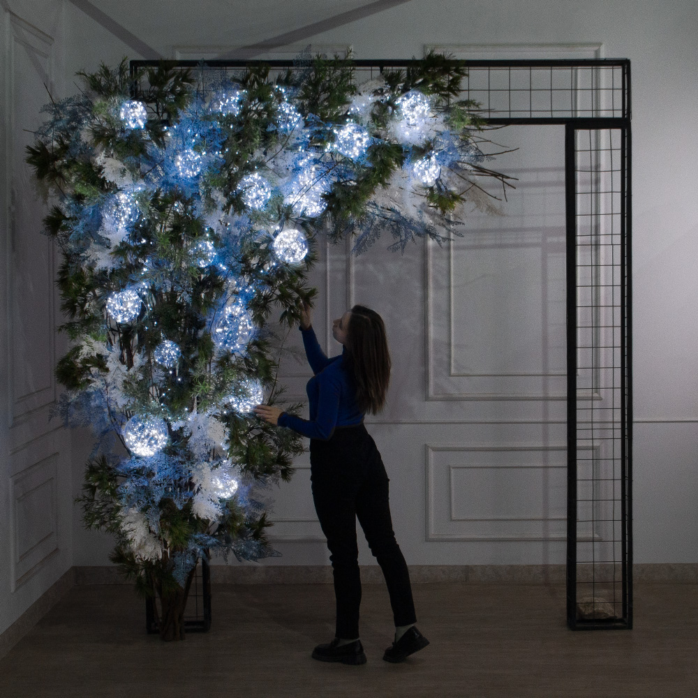 ДЛ188/СВ03х/шар(Пр)(Fix)(F)Декор вход.группы h290см н/прутьях, прист.с гирляндой 