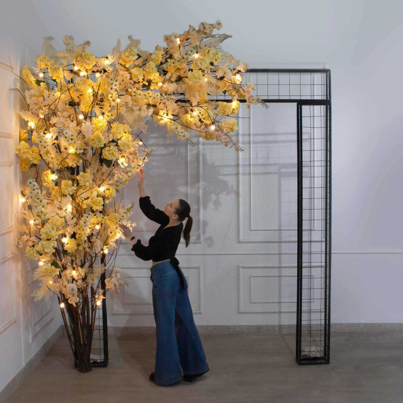 ДЛ173/СВ04(Пр)(Fix)(F) Декор входной группы h300 см на прутьях с ретро-гирляндой,пристенный,крем._1