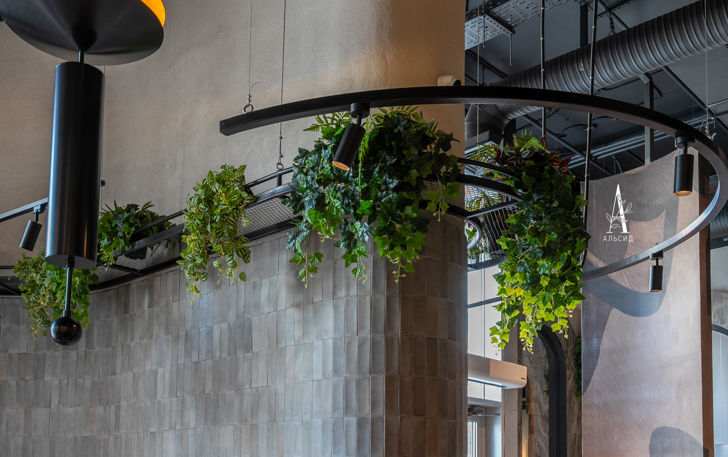 КС78-2(з)(Пр)(F) Композиция подвесная искусственная Хедера ампельная в кашпо d11см_6