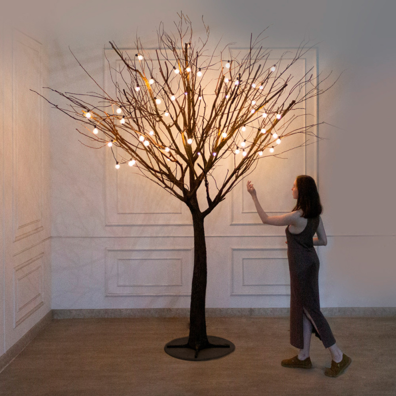 300Гбст/разб/РН/СВ04(F) Дерево интерьерное с натуральными ветвями h300см d220см и ретро-гирляндой_1