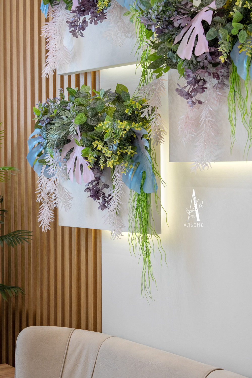 Л99 Лиана искусственная с цветными листьями монстеры L100см_5