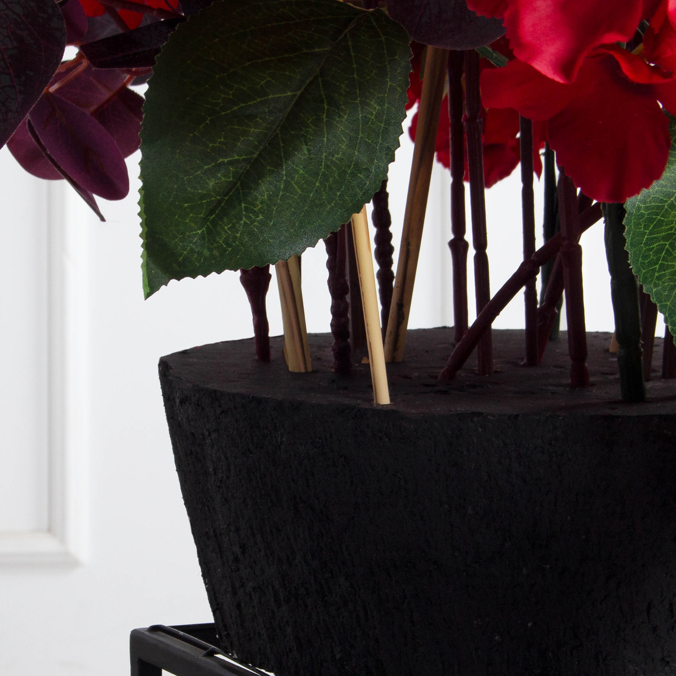 К549(Пр)(F) Композиция искусственная на основании, красно-бордовая_4