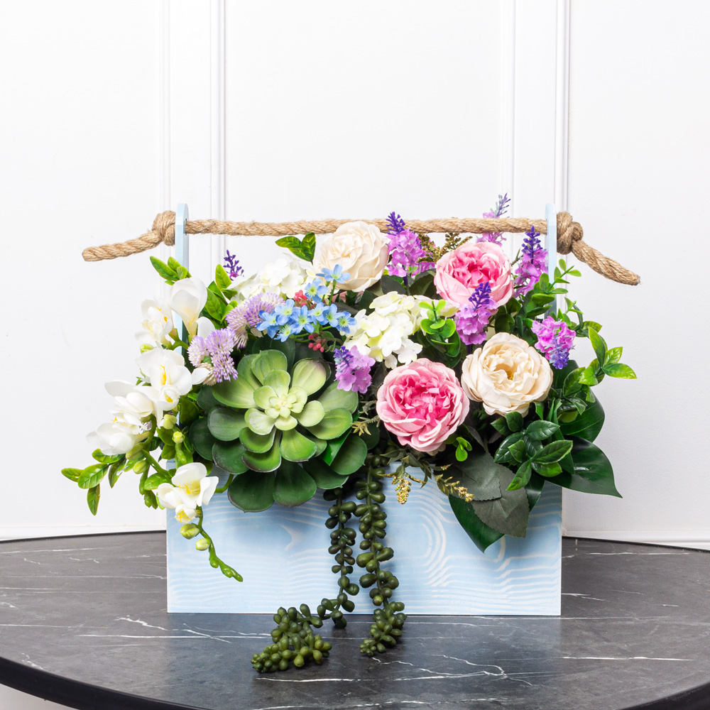 К268 Композиция искусственная цветочная с суккулентами в голубом деревянном ящике 30х15хh30_1