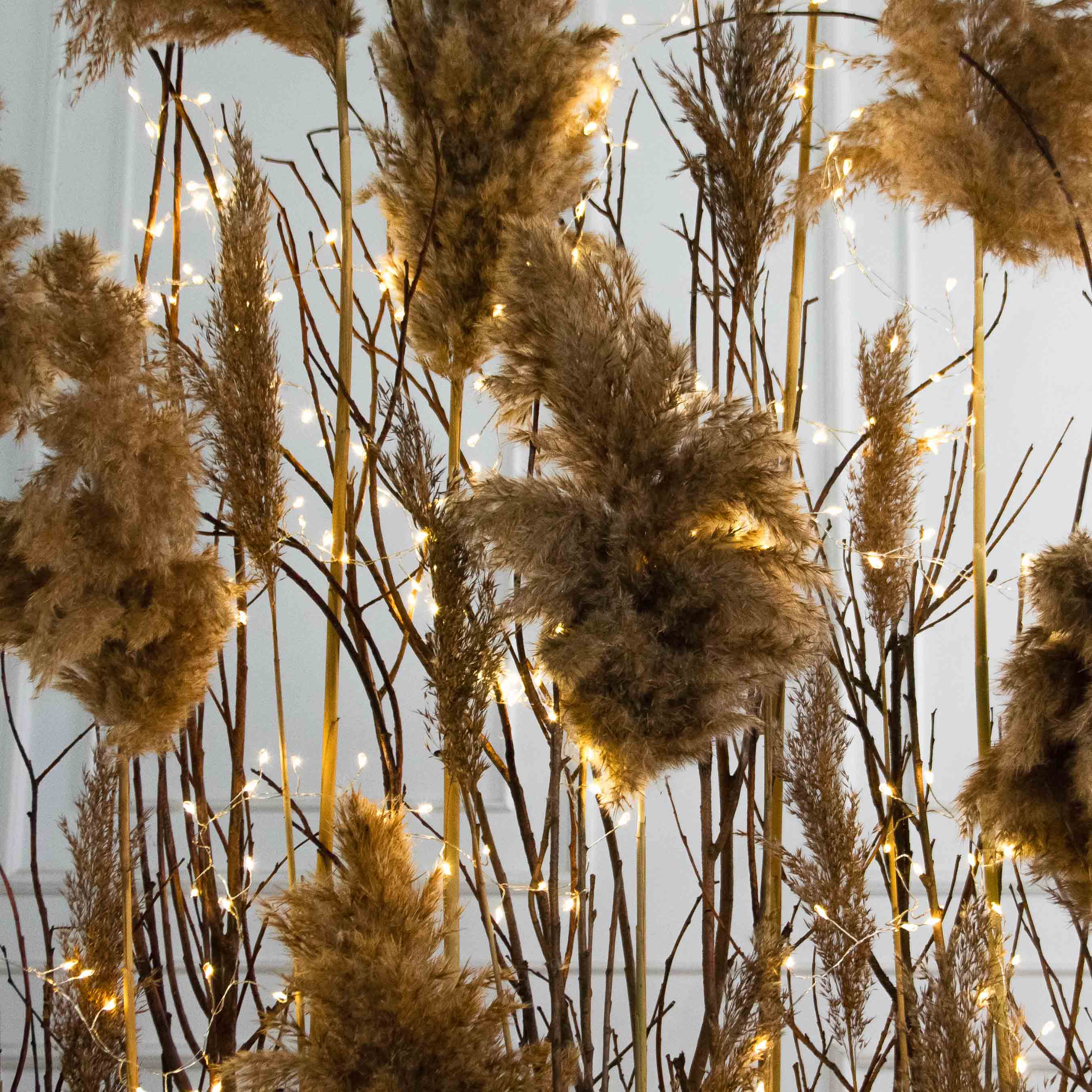 К552/СВ03(Пр)(F) Композиция искусственная с камышом и гирляндой Роса на основании_6