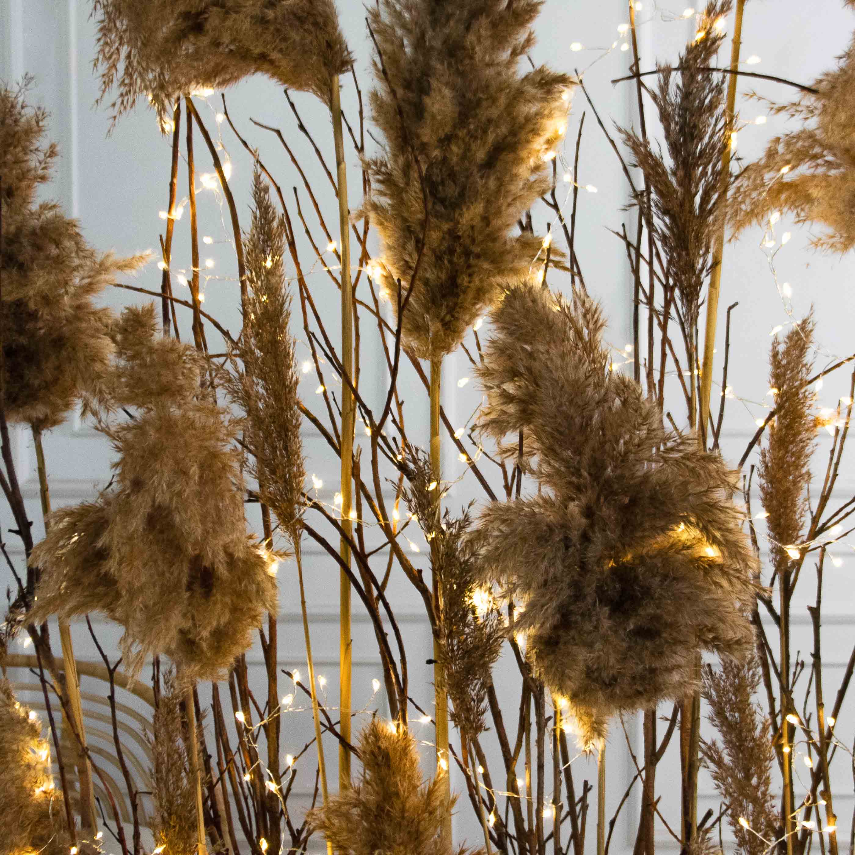 К552/СВ03(Пр)(F) Композиция искусственная с камышом и гирляндой Роса на основании_4