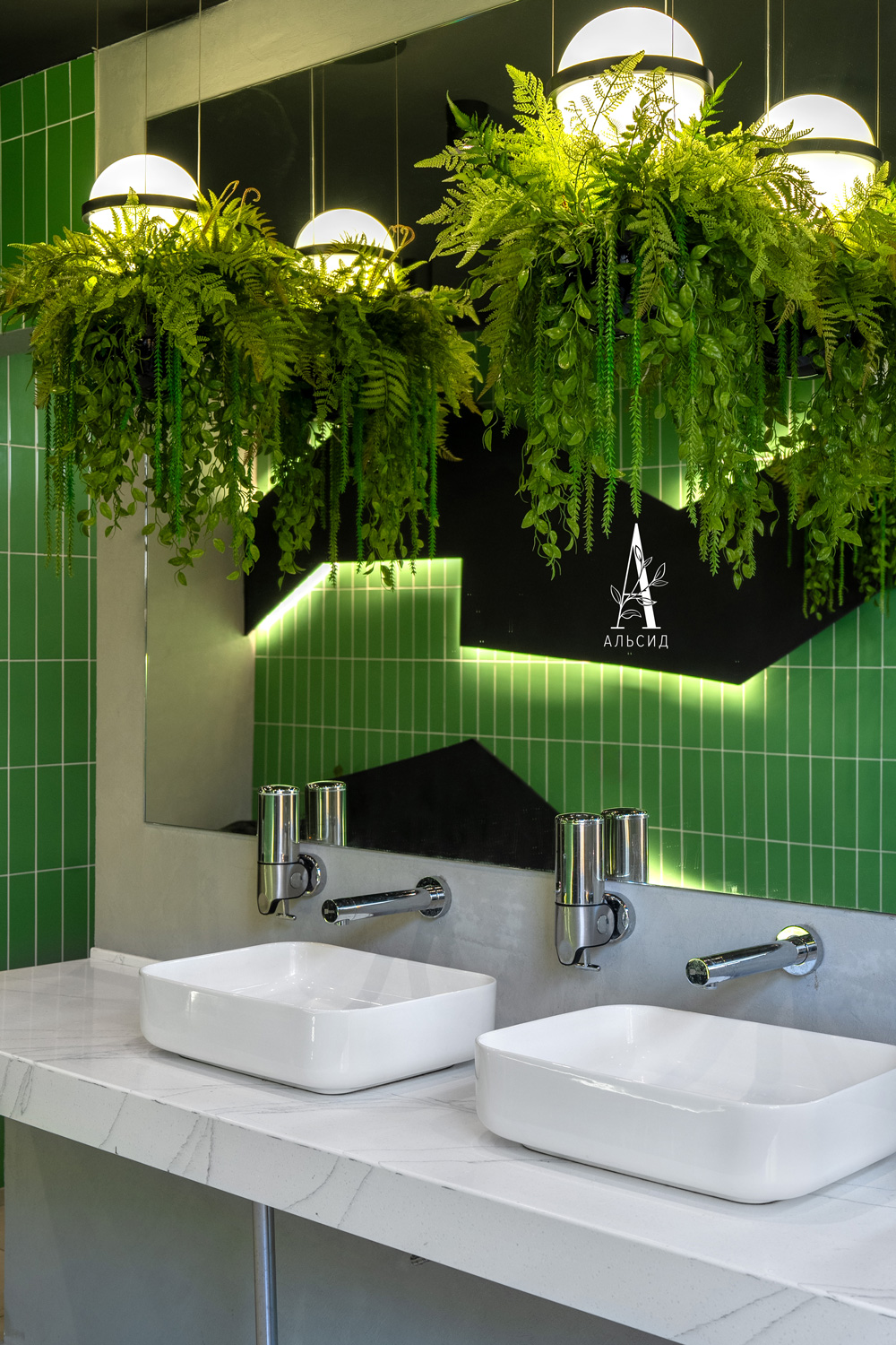 ККВ03-2(з) Папоротники искусственные в подвесной декоративной коковите_8