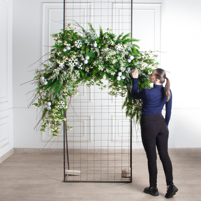 ДЛ191(Пр)(Fix)(F)Декор вход.группы h210см н/прутьях, прист.с белыми шарами_1