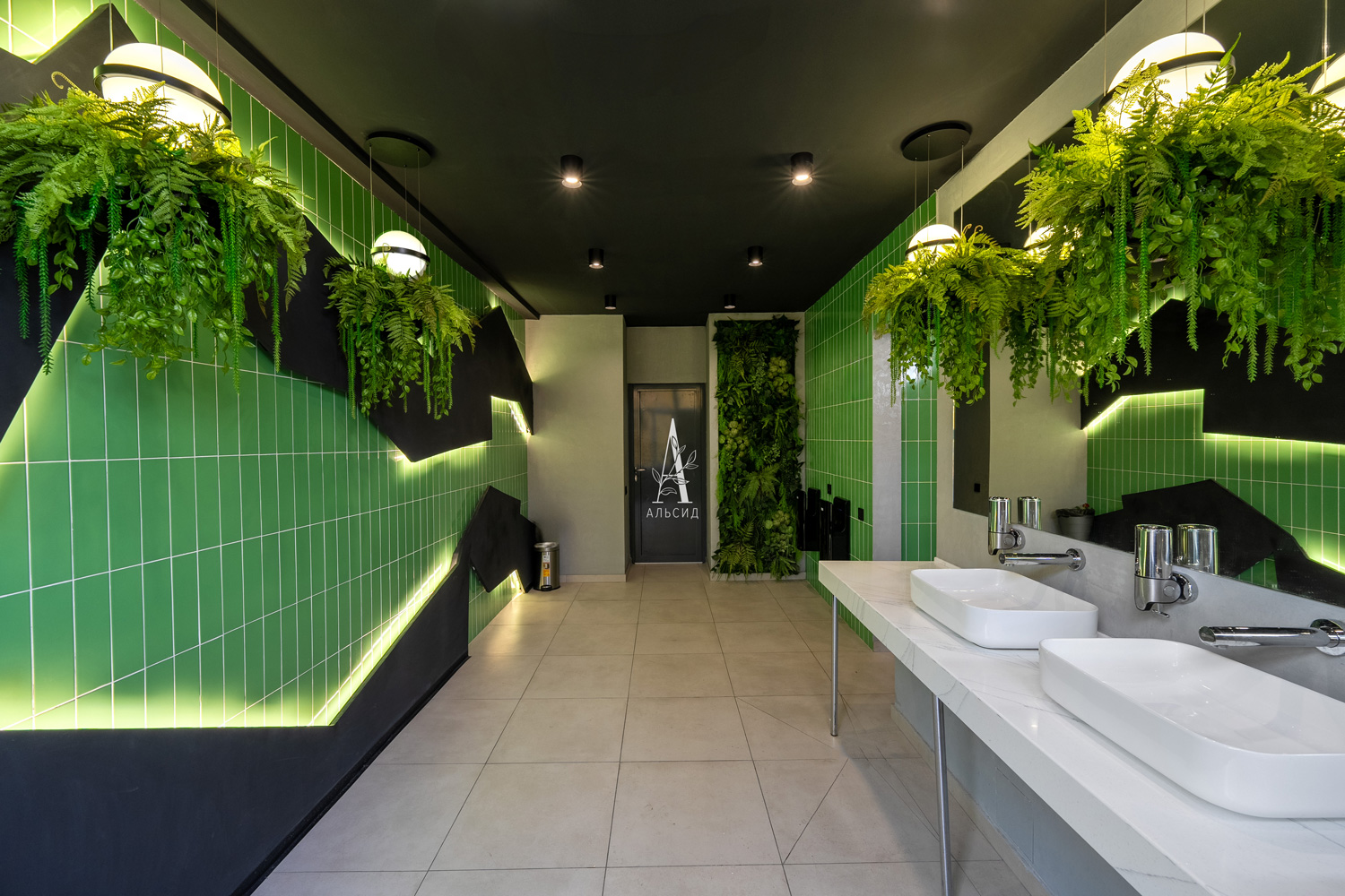 ККВ03-2(з) Папоротники искусственные в подвесной декоративной коковите_7